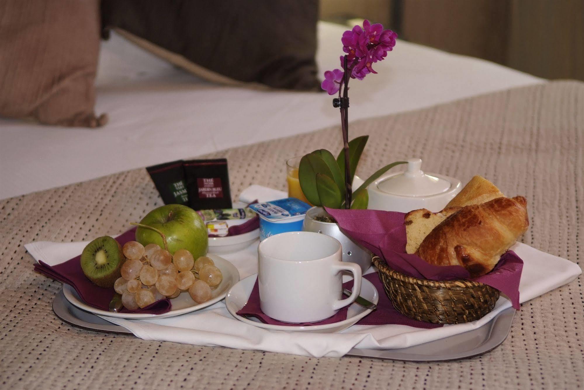 Gratte-ciel Ariana Hotel 3*